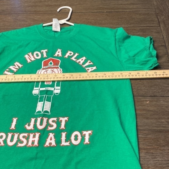 Gildan Funny Christmas Nutcracker Quote Graphic T-shirt Unisex Size M green - Picture 5 of 6